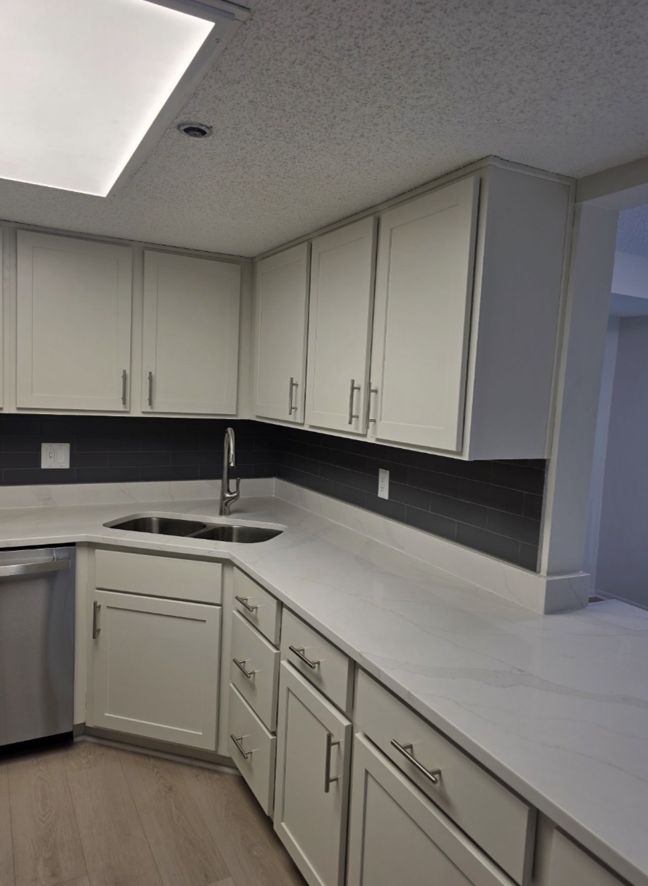 Modern White Kitchen Cabinet Refresh