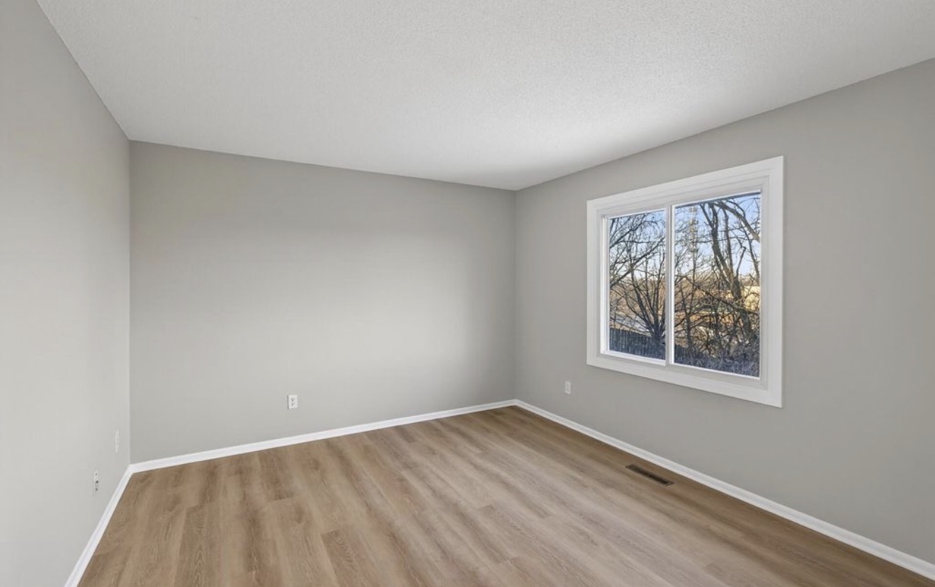 New Laminate Flooring Installation