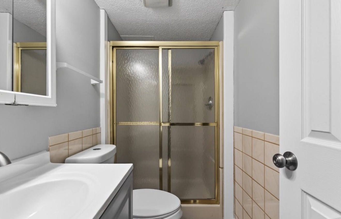 Small Bathroom with Shower