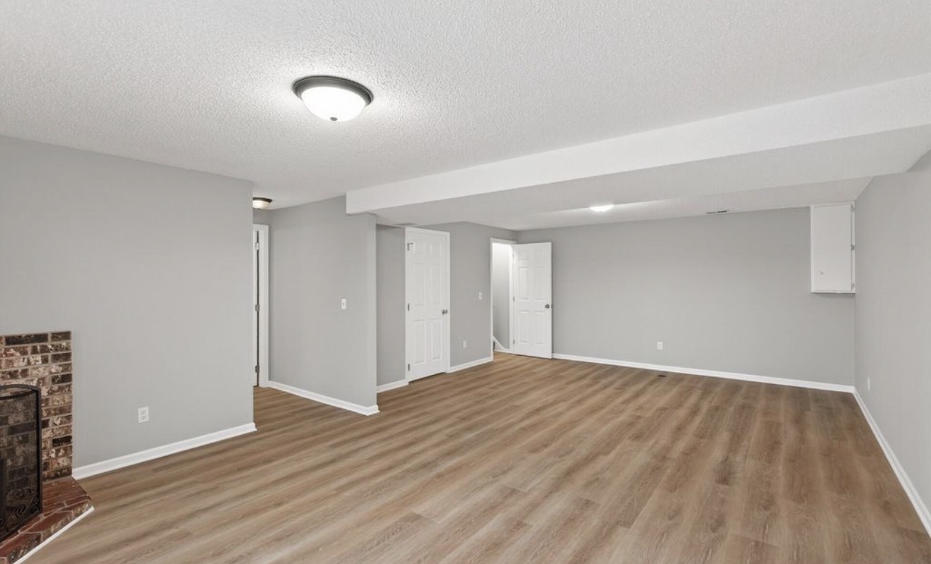 New Laminate Flooring Installation