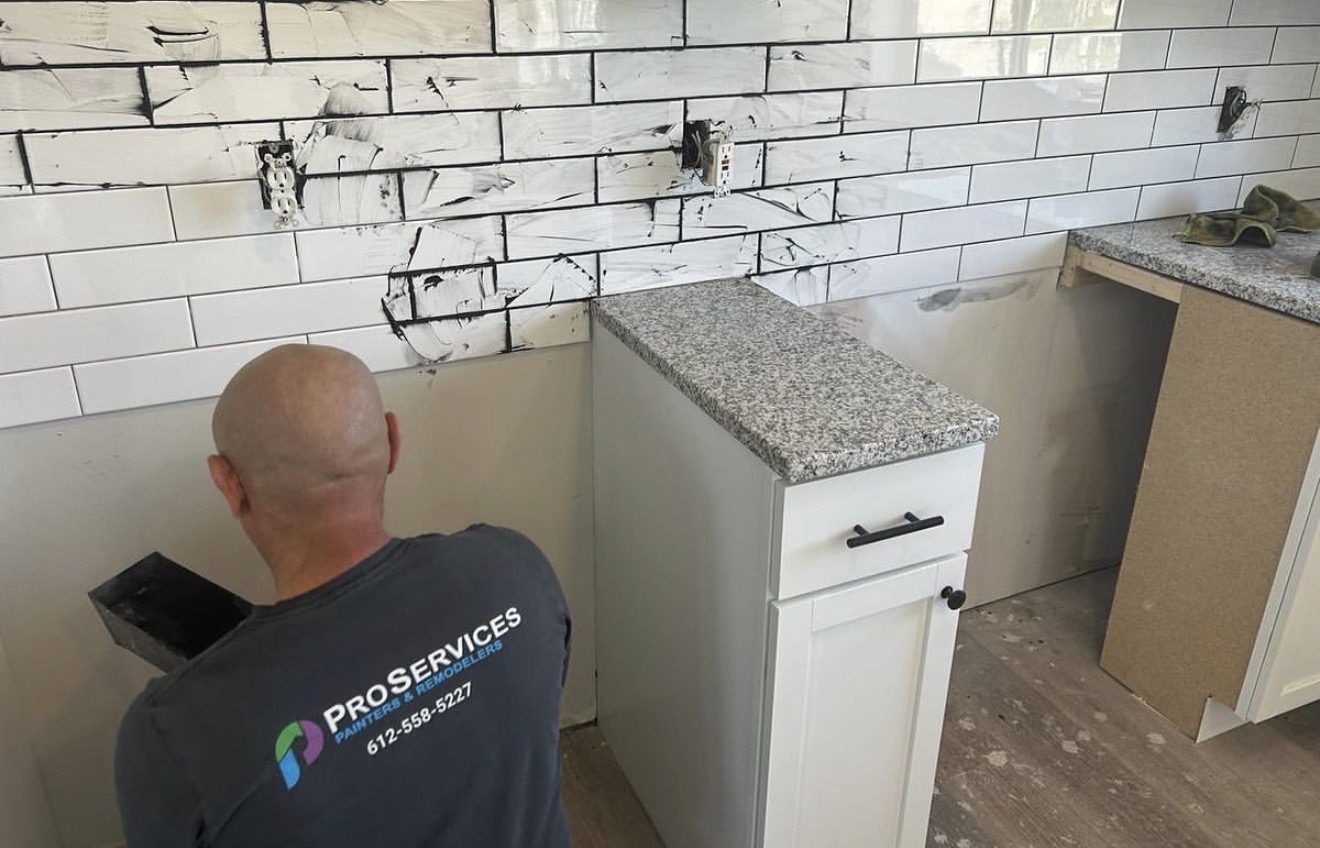 Kitchen Backsplash Tile — before